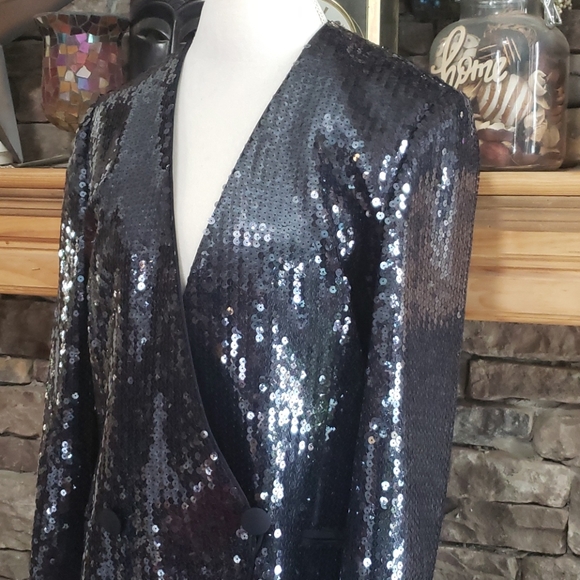 TODAY⚡️ESCADA MARGARETHA LEY DESIGNER VNECK SZ 40 - Picture 2 of 11